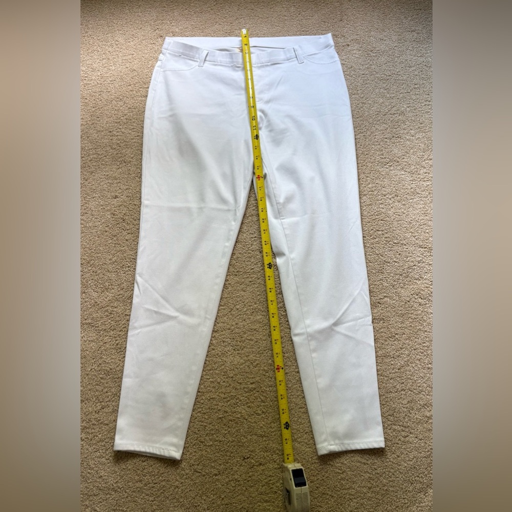 Pair of Women’s Faded Glory White Pull-on Straight Leg Soft Jeans Sz XL (16-18) - Picture 4 of 10